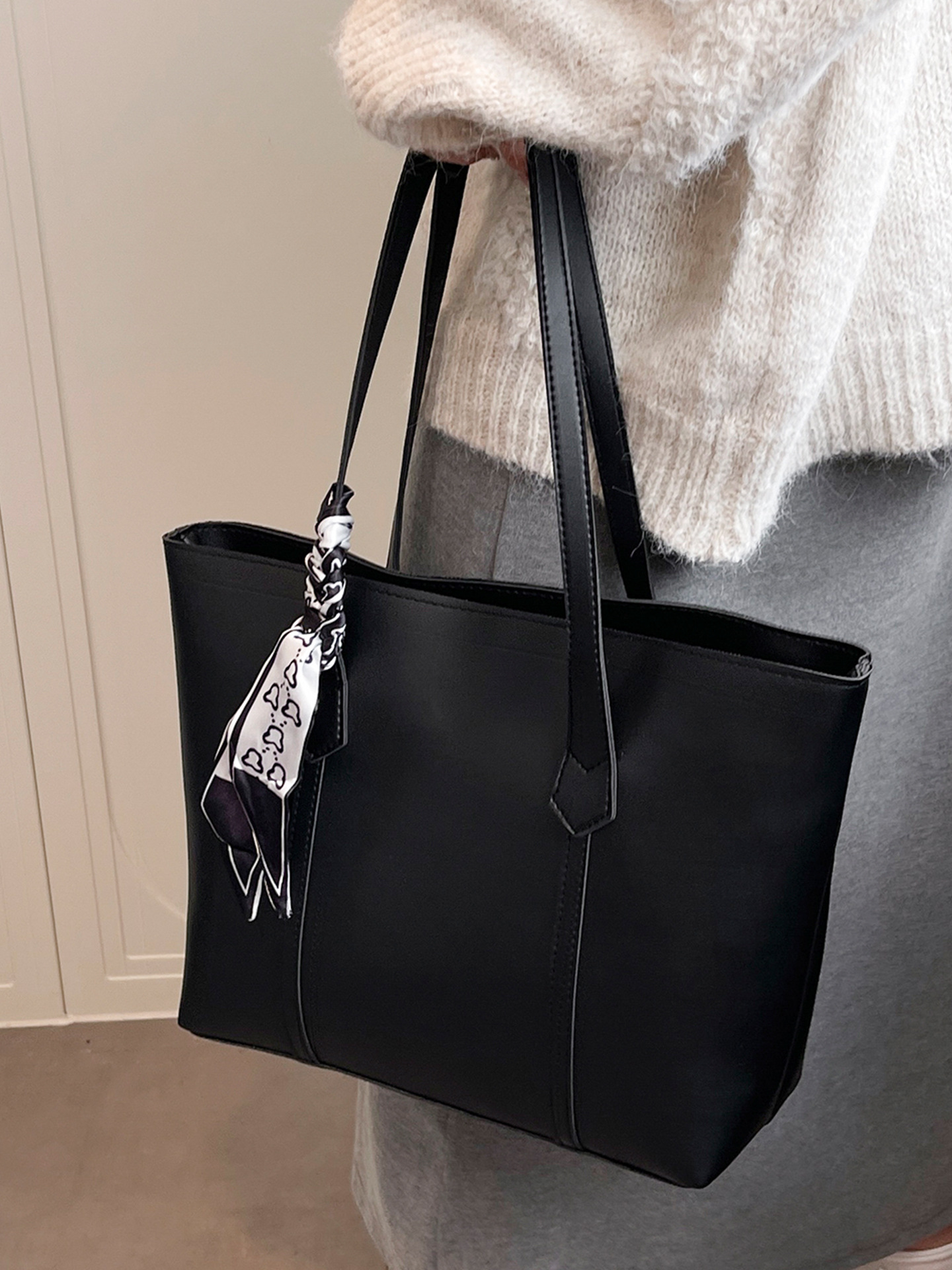 Women’s PU Leather Tote Bag – Korean Style Medium Handbag with Soft Handle