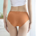 Women’s Seamless Ice Silk Panties – Mid Waist Breathable Briefs with Scalloped Edges