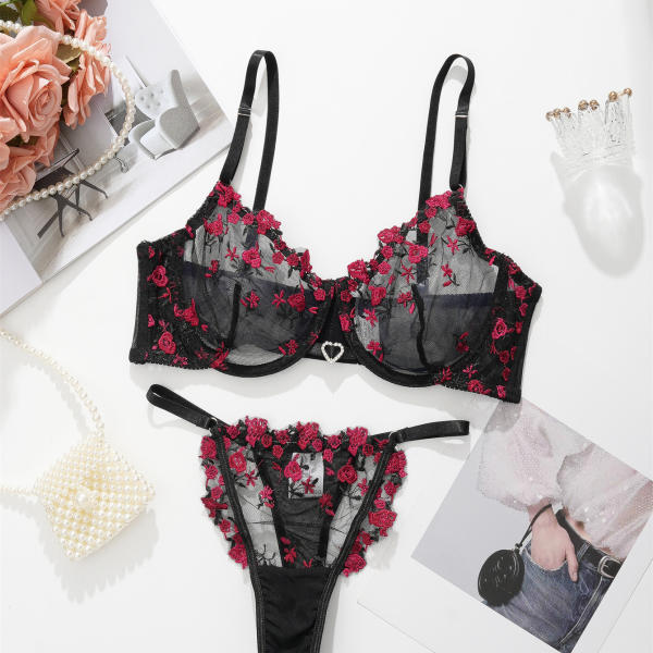 Plus Size Floral Lace Lingerie Set – Sexy Floral Bra & Panty in Black & Red for Curvy Women